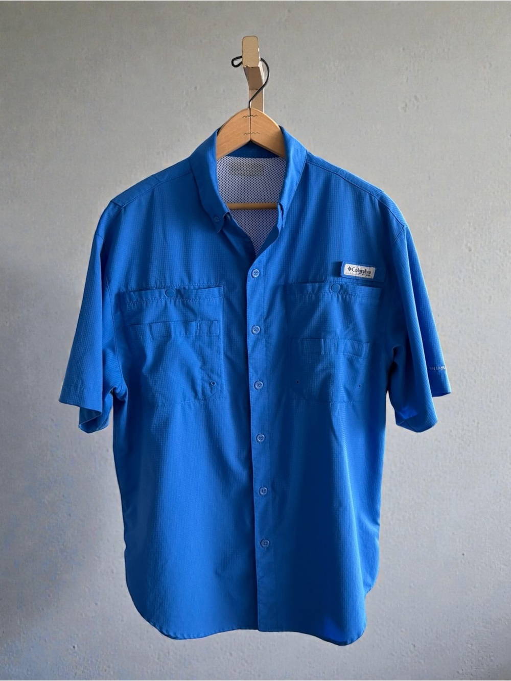 Columbia Men's Short-Sleeve Button Down Shirt in Royal Blue